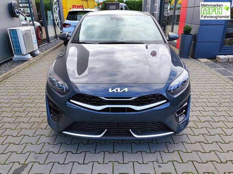 Neu Kia ProCeed GT GT-Line 140 PS (102 kW) 2025 Penta grau h8g Kleinwagen