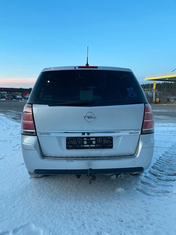 Gebraucht Opel Zafira 150 PS (110 kW) 2005 Silber Van / Kleinbus
