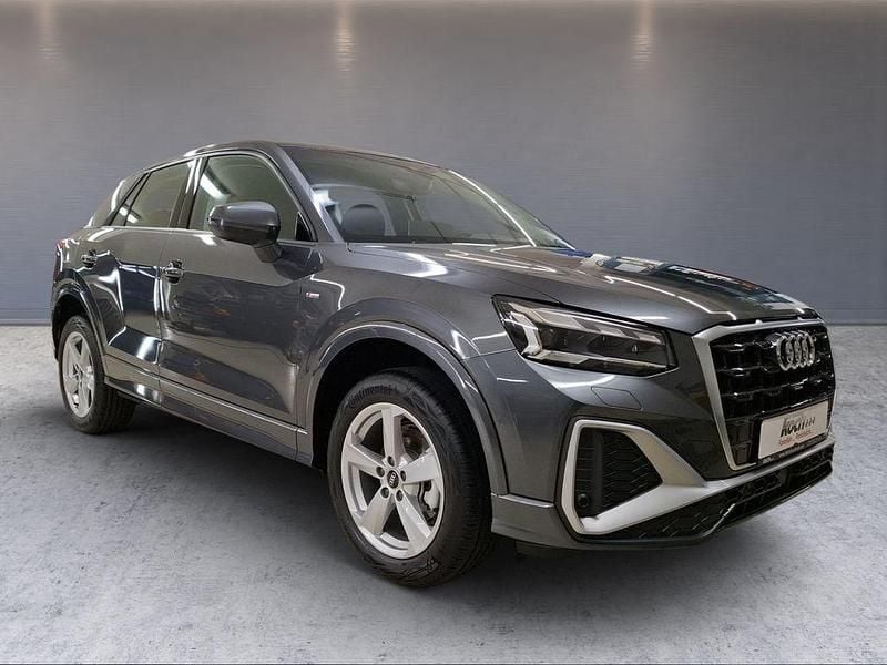 Neu Audi Q2 S-Line 150 PS (110 kW) 2025 Grau SUV