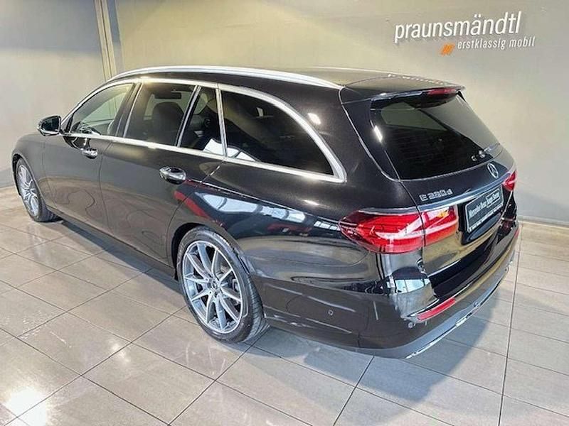 Gebraucht Mercedes E220 AMG 200 PS (147 kW) 2024 Lack obsidianschwarz Kombi