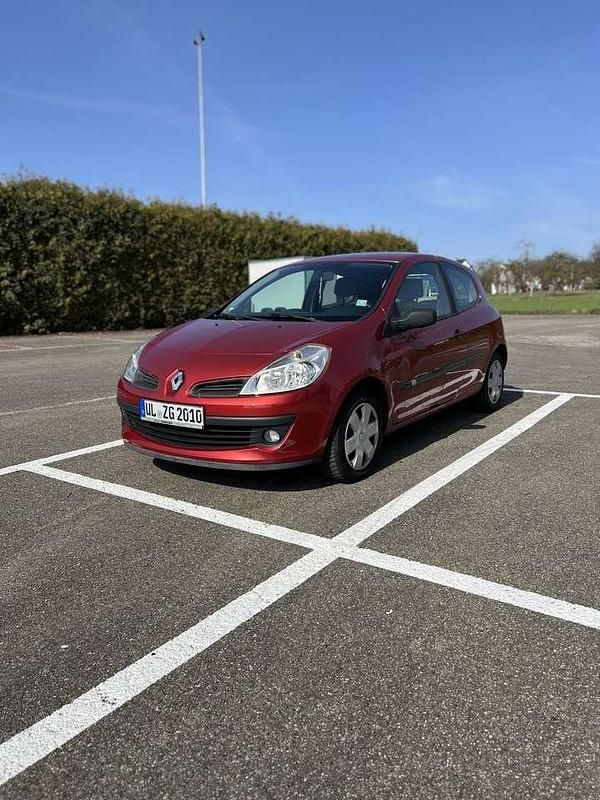Gebraucht Renault Clio II 88 PS (64 kW) 2006 Limousine