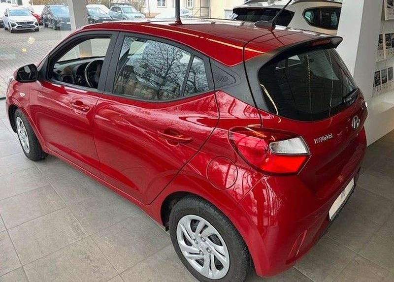 Gebraucht Hyundai i10 Select 67 PS (49 kW) 2022 Dragon red Kleinwagen