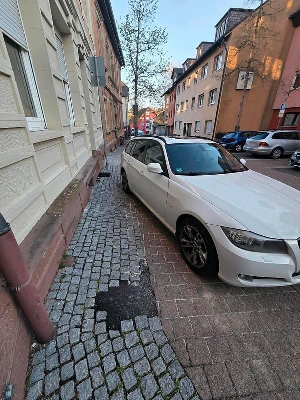 Gebraucht BMW 320 184 PS (135 kW) 2010 Weiß Kombi