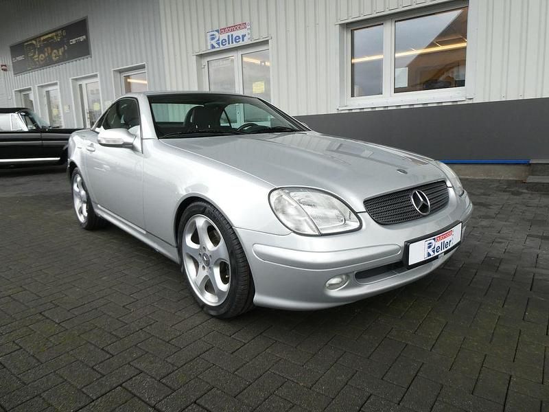 Gebraucht Mercedes SLK230 197 PS (144 kW) 2003 Silber Cabrio
