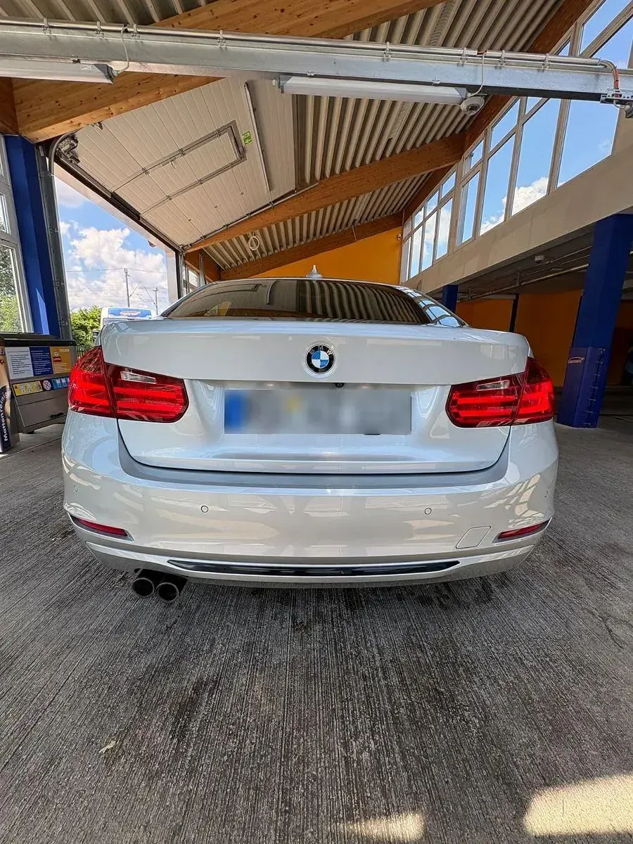 Gebraucht BMW 325 Sport Line 218 PS (160 kW) 2014 Silber Limousine