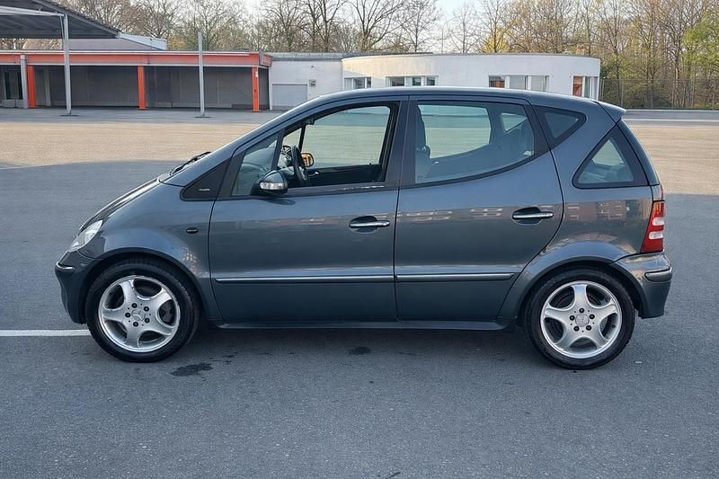 Gebraucht Mercedes A190 Elegance 125 PS (91 kW) 2003 Blau Kleinwagen