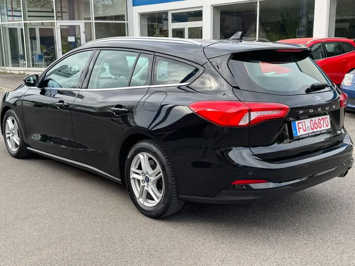 Używany Ford Focus 120 KM (88 kW) 2019 Czarny Kombi