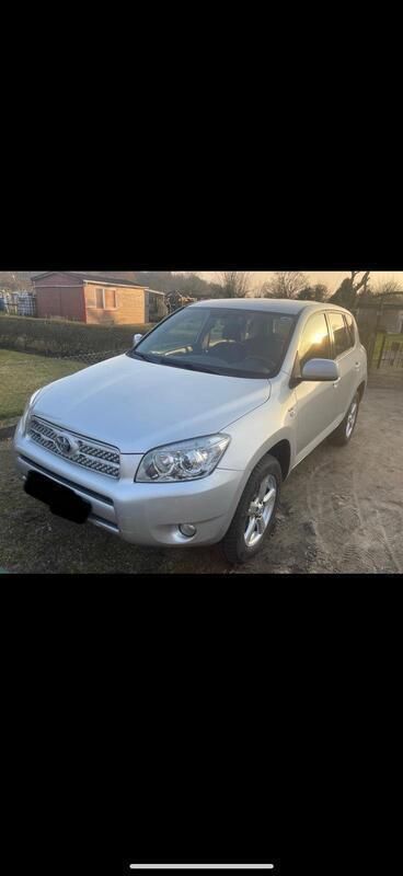Silber Gebraucht 2008 Toyota RAV4 SUV | 8.200 € - Bild 1/4