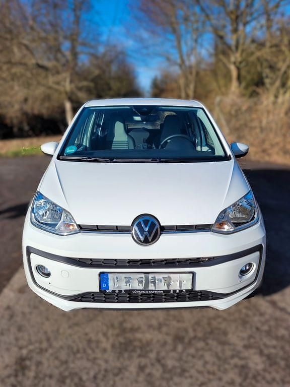 Second-hand VW up! 65 CP (47 kW) 2023 Alb Hatchback