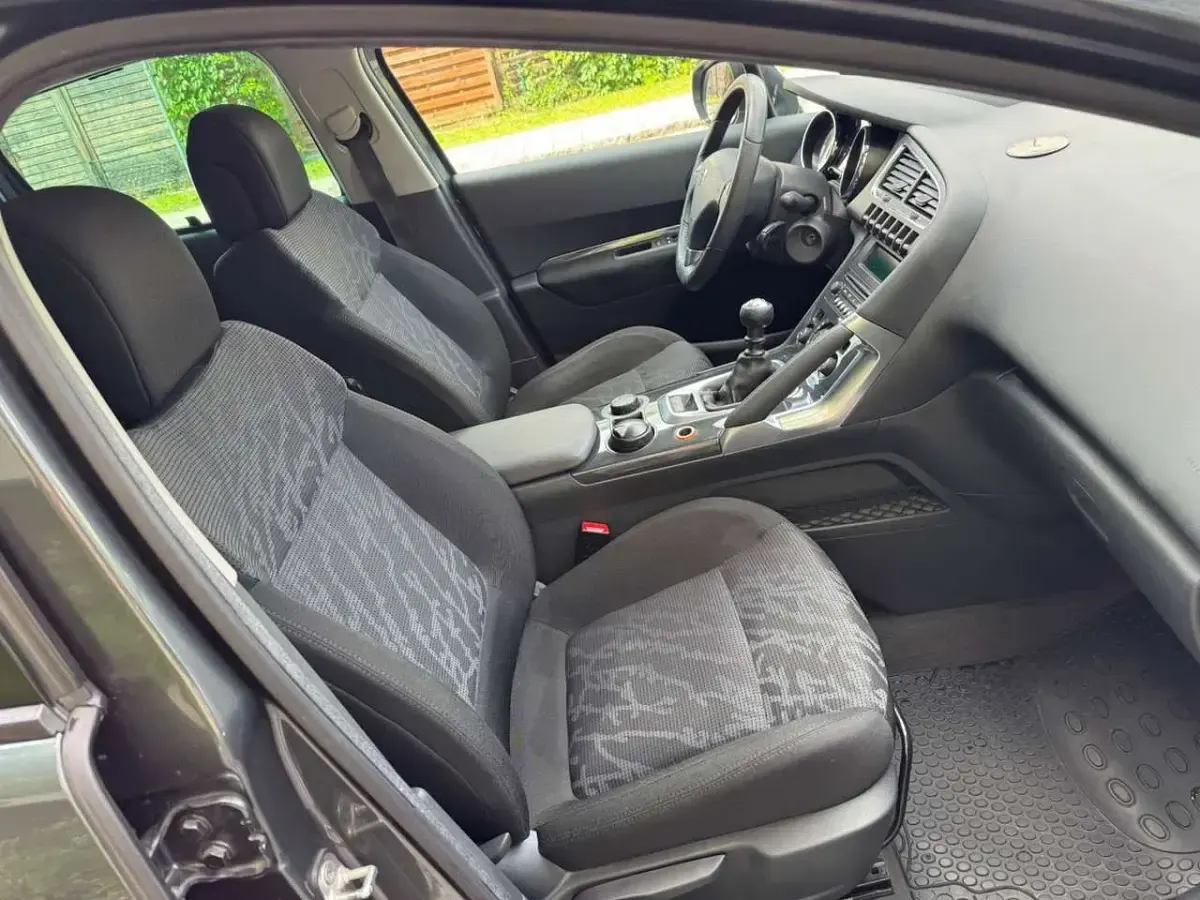 Gebraucht Peugeot 3008 Platinum 156 PS (114 kW) 2012 Gris shark Kombi
