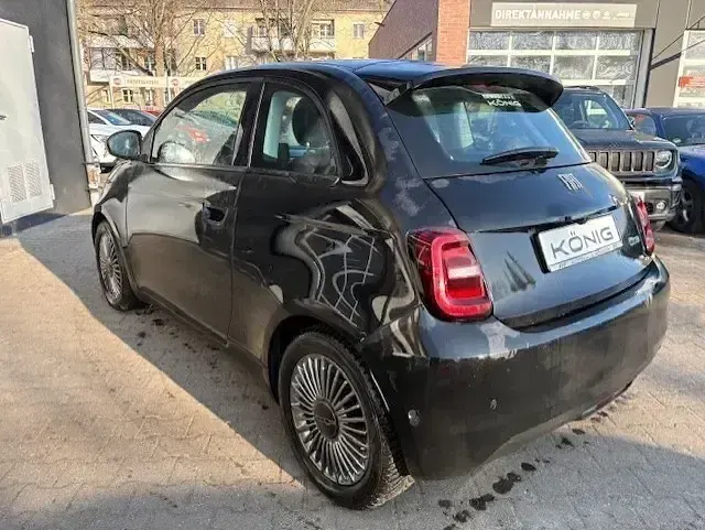 Gebraucht Fiat 500e Icon 86 kW (118 PS) 2022 Schwarz Kleinwagen