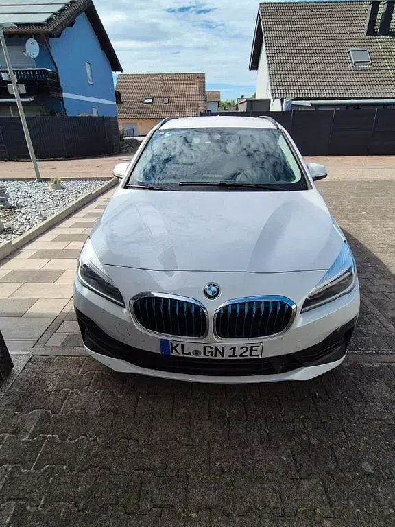 Gebraucht BMW 225 Active Tourer iPerformance 224 PS (164 kW) 2018 Weiß Van / Kleinbus