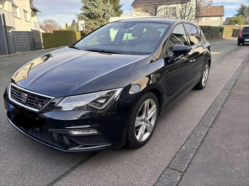 Schwarz Gebraucht 2018 Seat Leon FR Kleinwagen | 14.899 € (Fairer Preis) - Bild 1/4