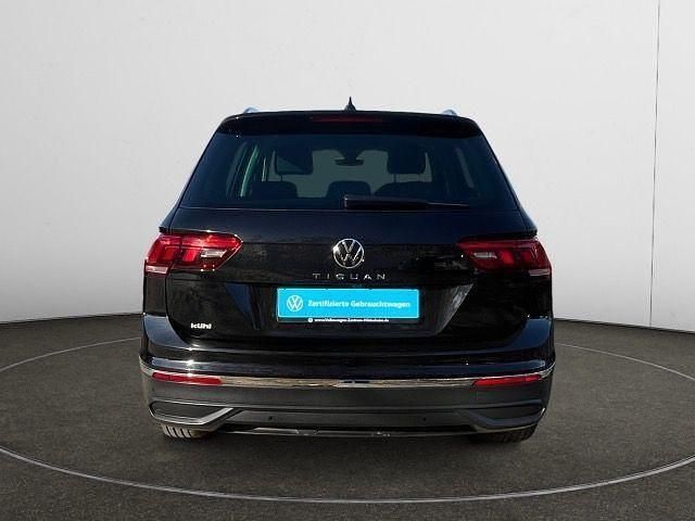 Gebraucht VW Tiguan Move 122 PS (89 kW) 2023 Schwarz SUV