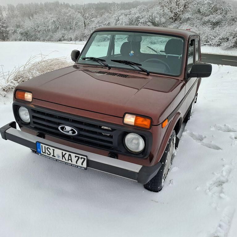 Gebraucht Lada Taiga 83 PS (61 kW) 2020 Braun SUV