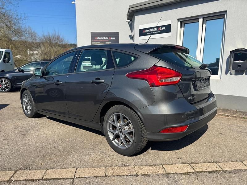 Gebraucht Ford Focus 125 PS (91 kW) 2016 Grau Limousine