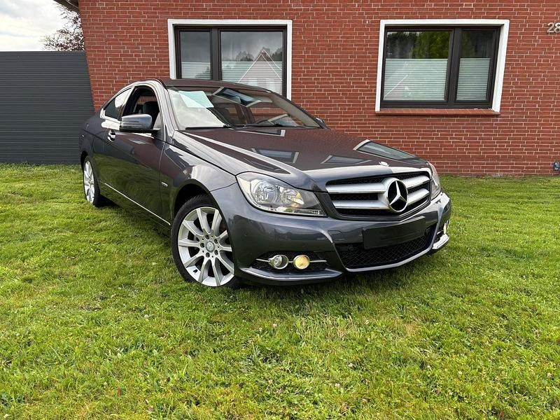 Gebraucht Mercedes C180 156 PS (114 kW) 2012 Grau Coupé