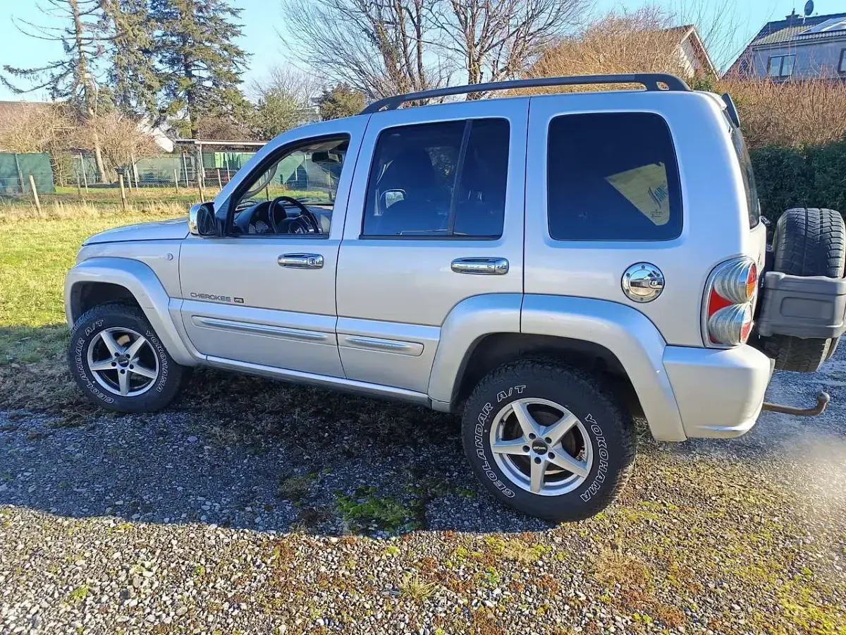 Gebraucht Jeep Cherokee Limited 211 PS (155 kW) 2003 SUV