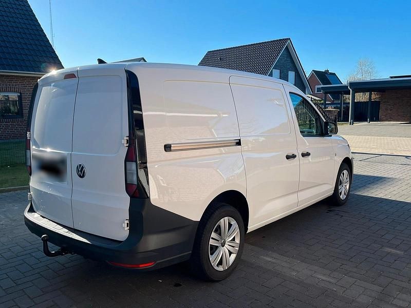 Używany VW Caddy 102 KM (75 kW) 2021 Biały Minivan