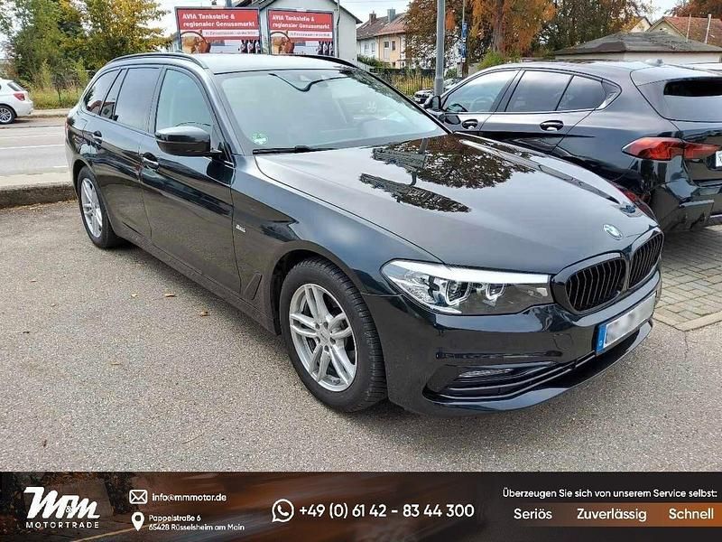 Schwarz Gebraucht 2017 BMW 520 Sport Line Kombi | 19.790 € (Fairer Preis) - Bild 1/4