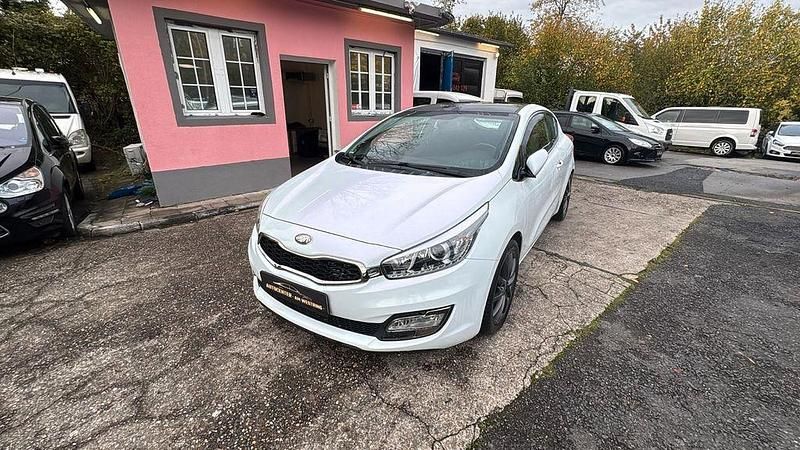 Weiß Gebraucht 2013 Kia ProCeed Kleinwagen | 6.600 € (Fairer Preis) - Bild 1/4