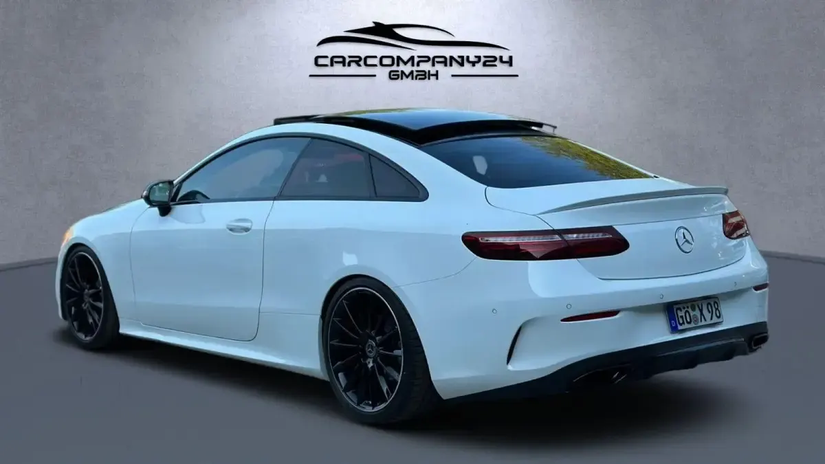 Gebraucht Mercedes E220 AMG line 194 PS (142 kW) 2021 Weiß Coupé