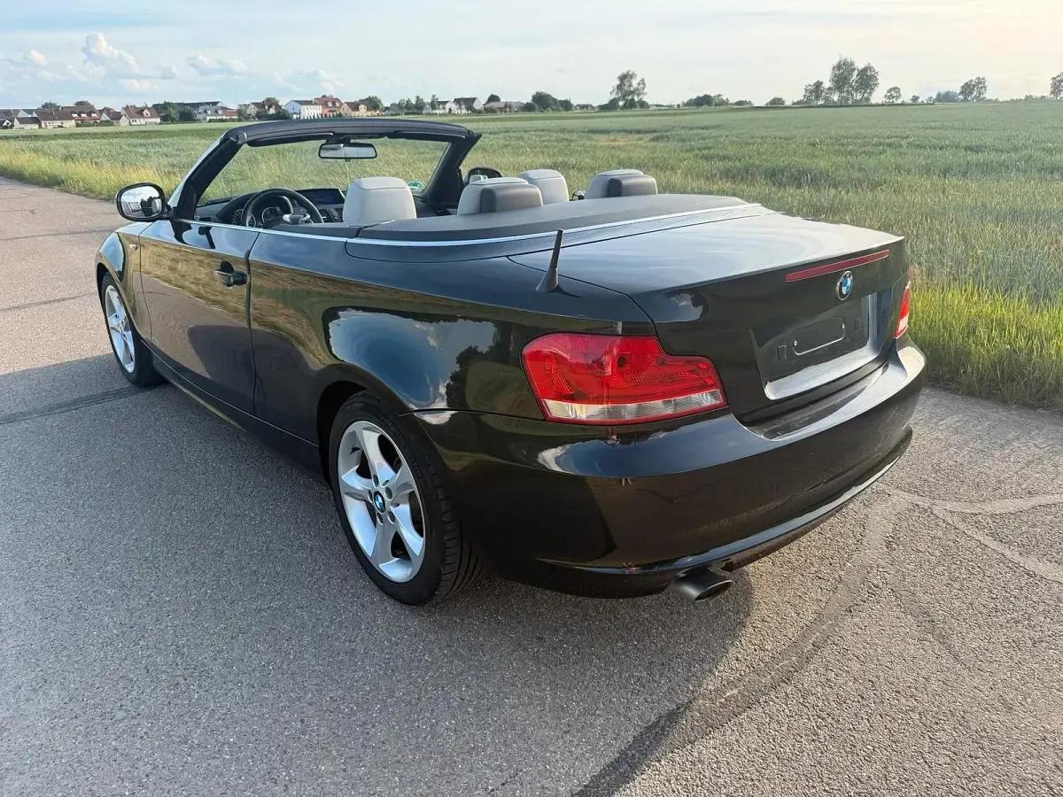 Gebraucht BMW 120 Cabriolet 177 PS (130 kW) 2013 Schwarz Cabrio