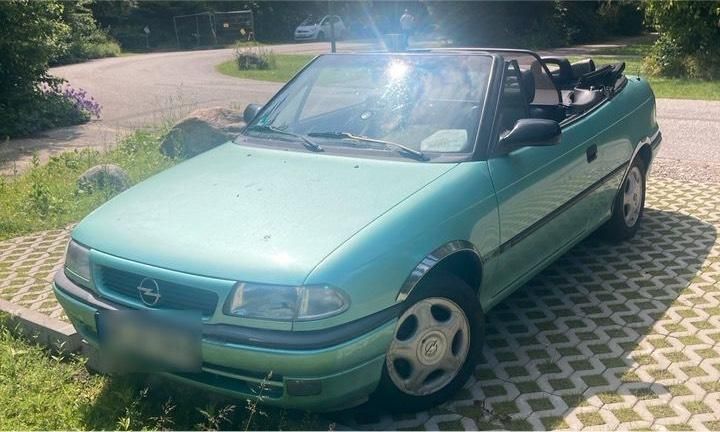 Blau Gebraucht 1996 Opel Astra Cabriolet Cabrio | 1.490 € (Fairer Preis) - Bild 1/4