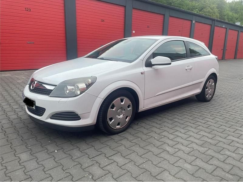 Gebraucht Opel Astra GTC 90 PS (66 kW) 2008 Weiß Limousine