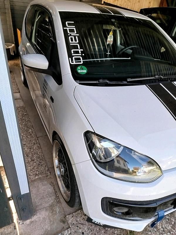 Używany VW up! 60 KM (44 kW) 2015 Biały Hatchback
