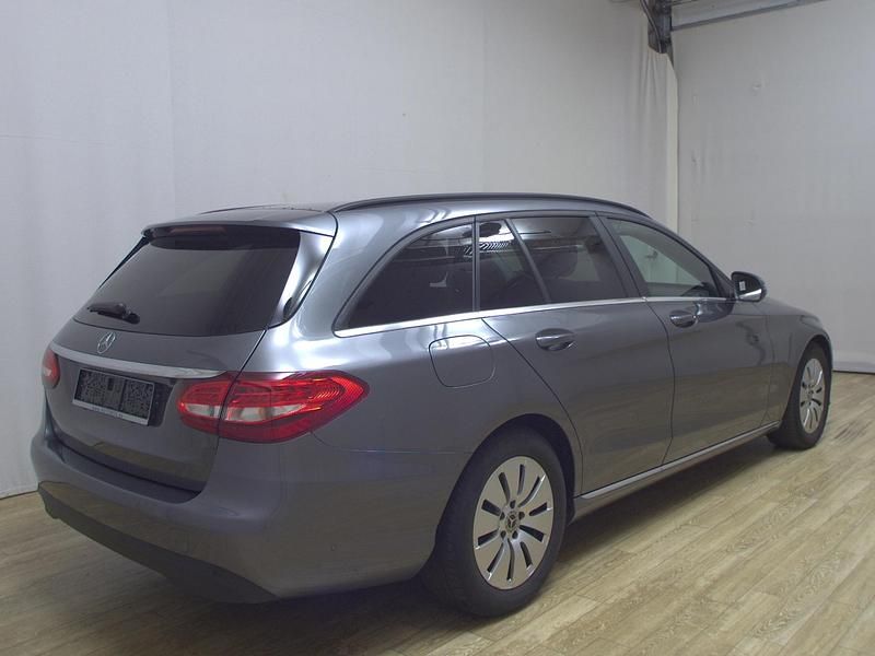 Gebraucht Mercedes C220 194 PS (142 kW) 2020 Grau Kombi