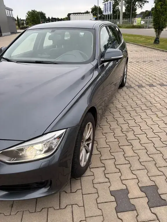 Gebraucht BMW 320 184 PS (135 kW) 2013 Grau Kombi