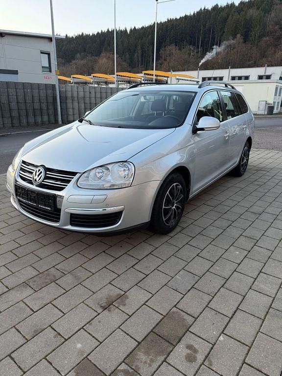 Silber Gebraucht 2009 VW Golf VI Comfortline Kleinwagen | 3.200 € (Guter Preis) - Bild 1/4
