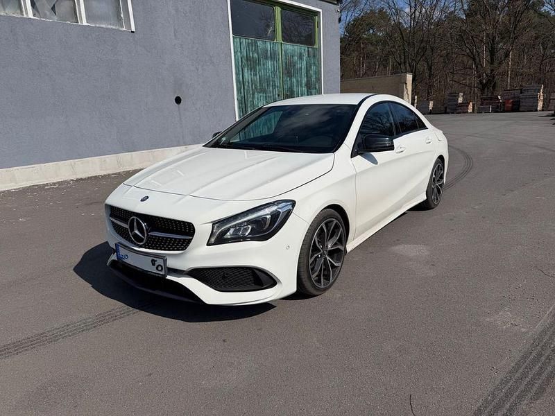Gebraucht Mercedes CLA220 177 PS (130 kW) 2016 Weiß Limousine