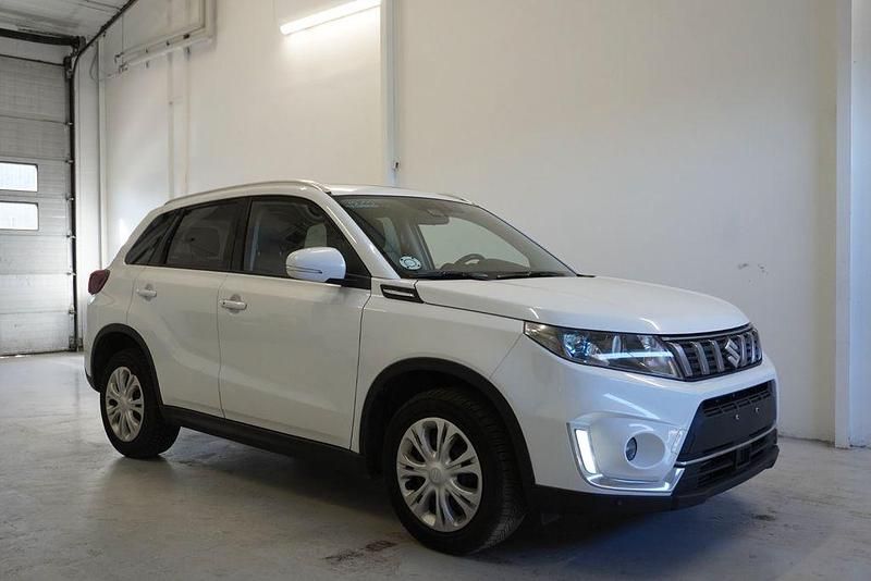 Gebraucht Suzuki Vitara Adventure 140 PS (102 kW) 2019 Weiß SUV