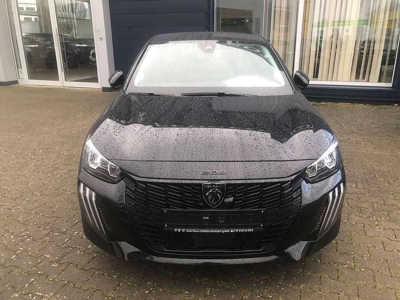 Lackierung schwarz perla nera Gebraucht 2024 Peugeot 208 Allure Kleinwagen | 20.990 € (Teuer) - Bild 1/3