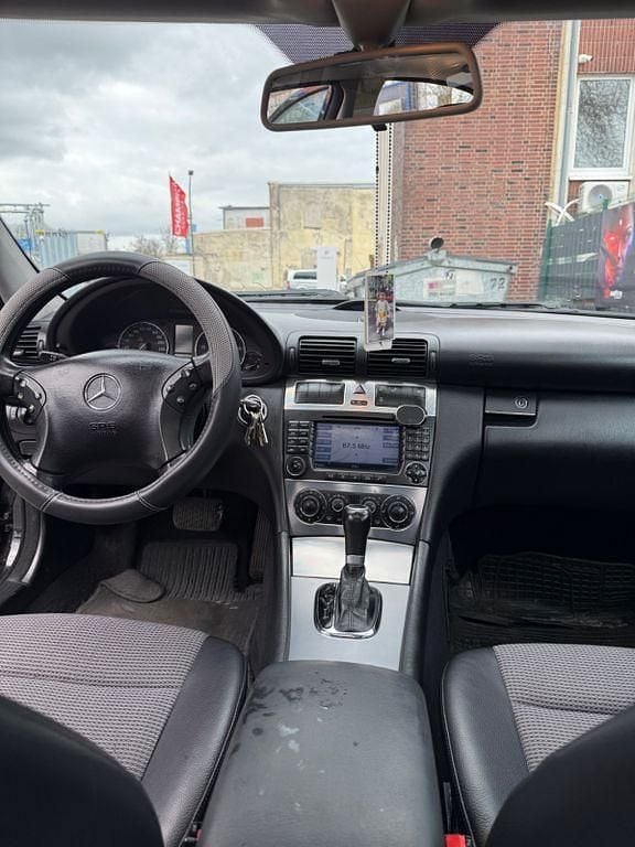 Gebraucht Mercedes 220 170 PS (125 kW) 2006 Schwarz Limousine