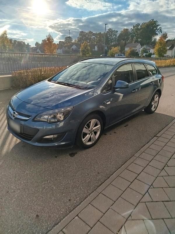 Gebraucht Opel Astra 140 PS (102 kW) 2015 Blau Kombi
