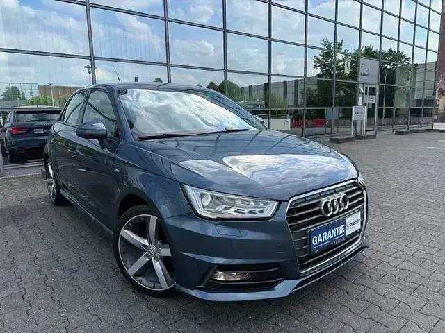 Gebraucht Audi A1 Sportback S-Line 95 PS (69 kW) 2015 Blau Kleinwagen