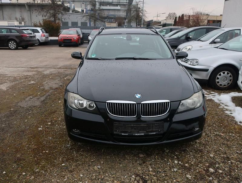 Gebraucht BMW 325 Advantage 218 PS (160 kW) 2007 Schwarz Kombi