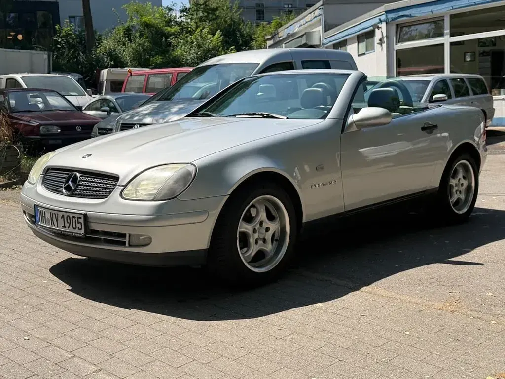 Gebraucht Mercedes SLK230 193 PS (141 kW) 1997 Silber Cabrio