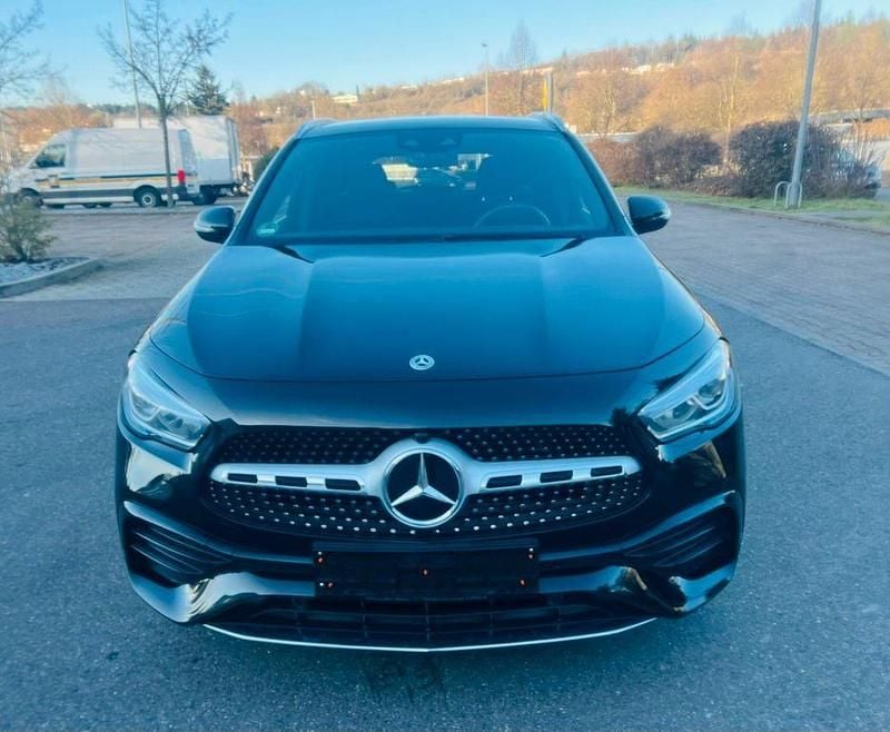Schwarz Gebraucht 2022 Mercedes GLA250 AMG SUV | 39.900 € (Fairer Preis) - Bild 1/4