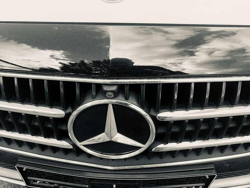 Gebraucht Mercedes E220 Avantgarde 200 PS (147 kW) 2022 Schwarz Kombi