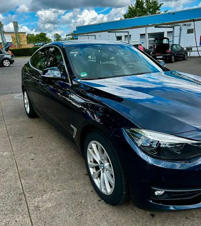 Gebraucht BMW 320 Gran Turismo 190 PS (139 kW) 2019 Blau Limousine