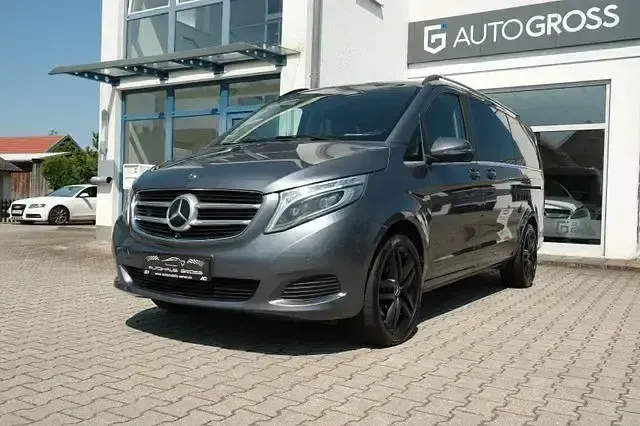 Gebraucht Mercedes V250 Avantgarde 204 PS (150 kW) 2017 Grau Van / Kleinbus