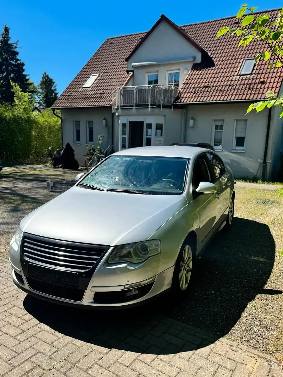 Gebraucht VW Passat 140 PS (102 kW) 2009 Grau Limousine