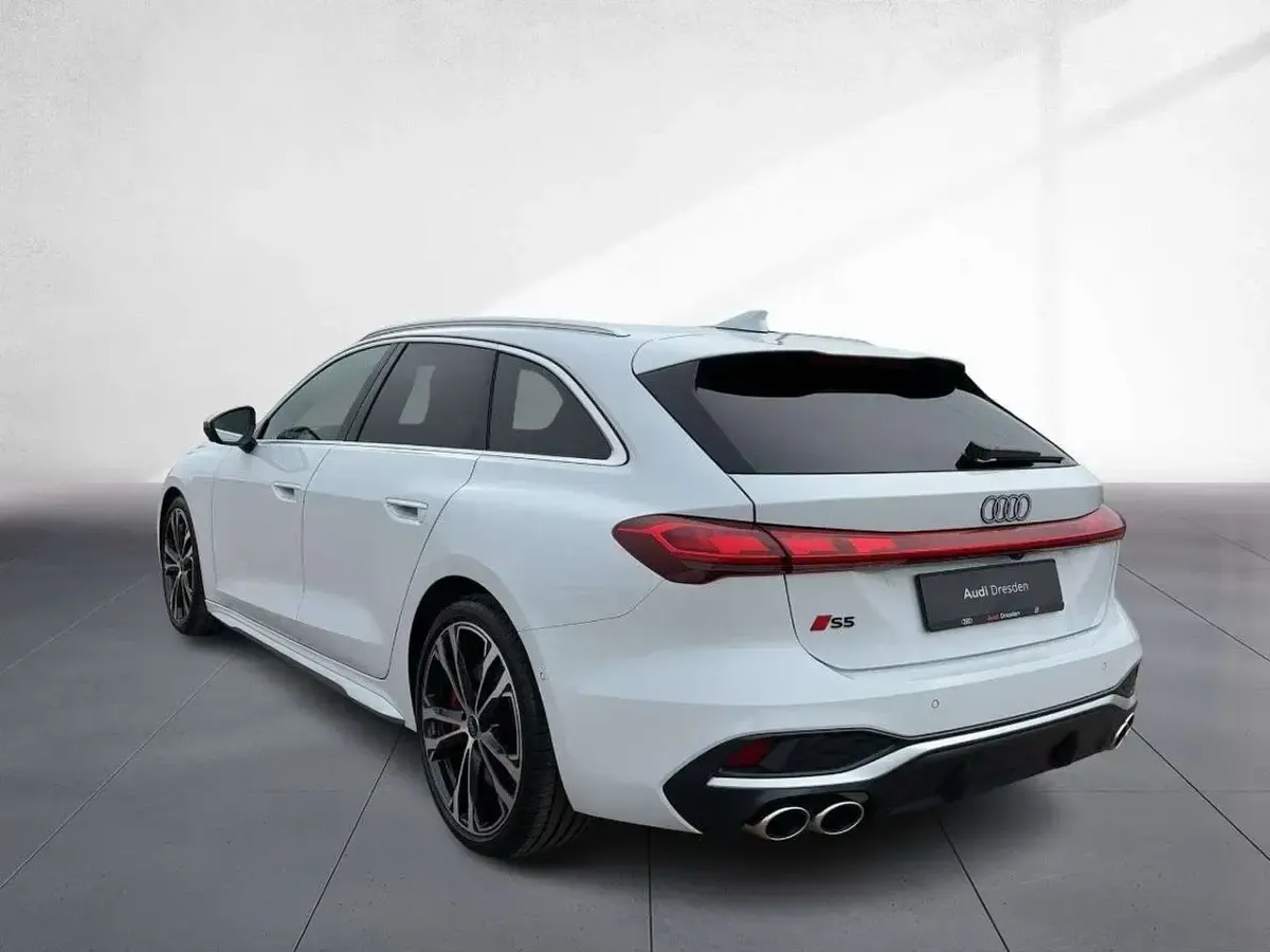 Gebraucht Audi S5 Ambiente 367 PS (269 kW) 2025 Gletscherweiß metallic Kombi