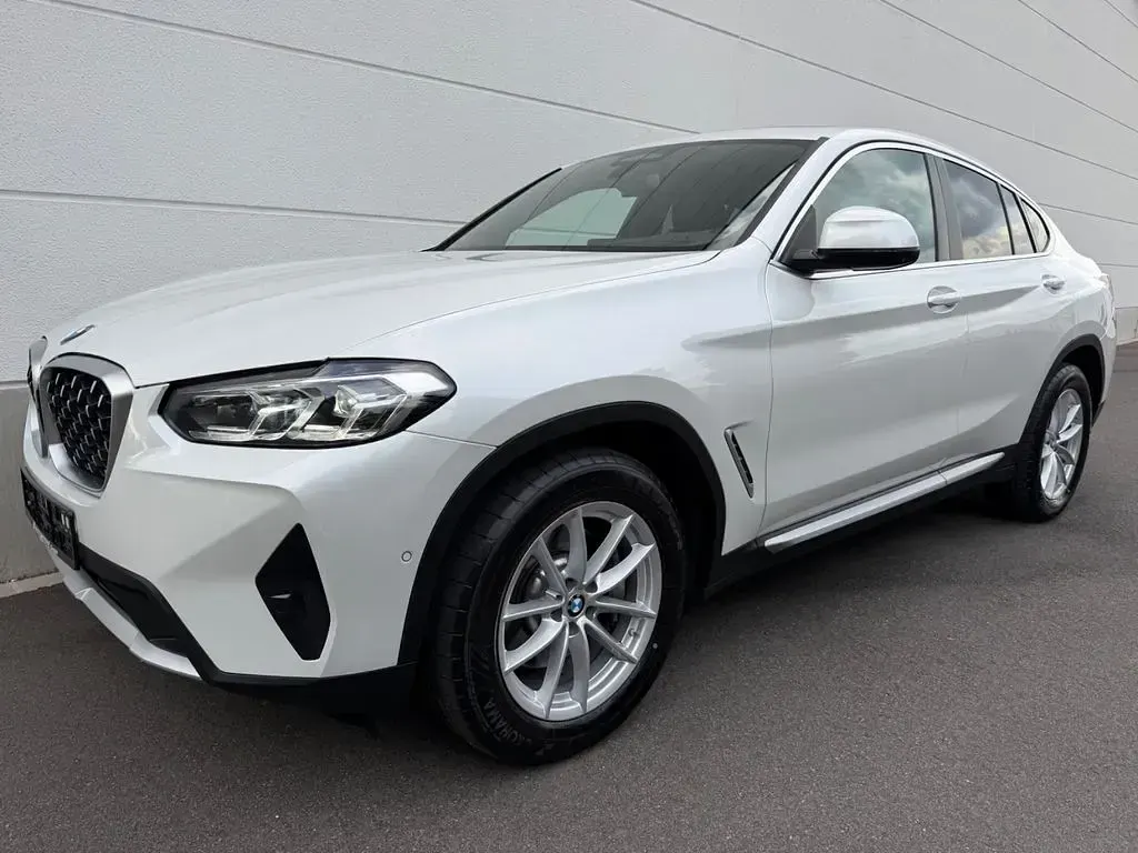 Gebraucht BMW X4 Sport Line 286 PS (210 kW) 2024 Weiß SUV