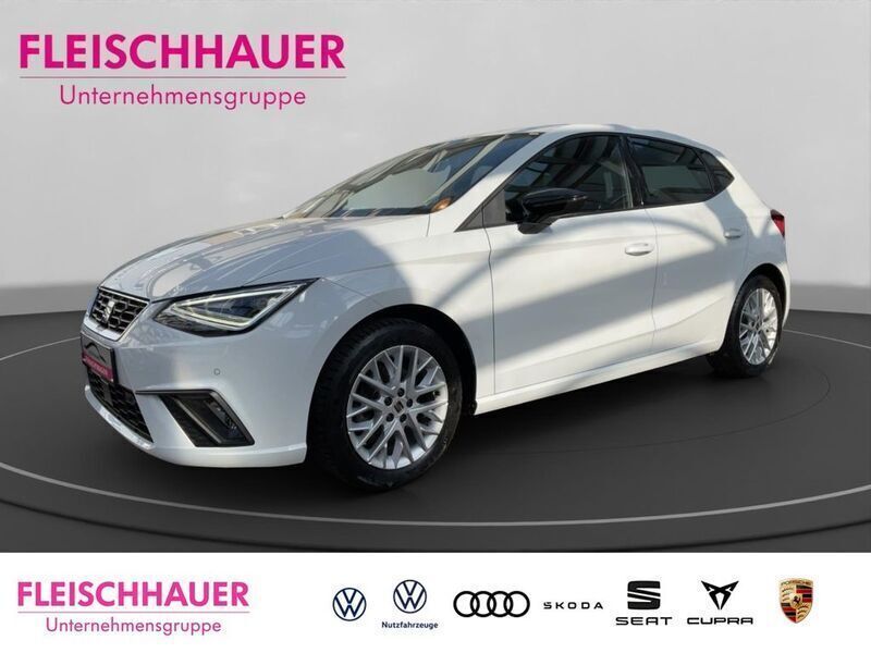 Weiss Gebraucht 2024 Seat Ibiza FR Limousine | 18.980 € (Guter Preis) - Bild 1/4