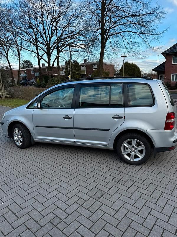 Gebraucht VW Touran 105 PS (77 kW) 2008 Silber Van / Kleinbus